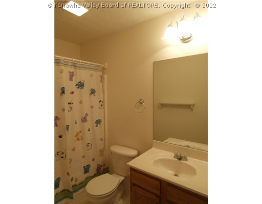 121 Middle Coach Road Hurricane, WV 25526 - Photo 10 of 16 Upper Level Bathroom.