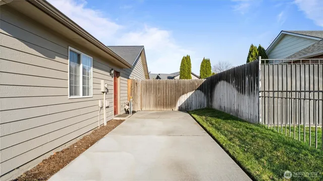 $475,000 | 1869 Southeast Larch Avenue, College Place, WA 99324