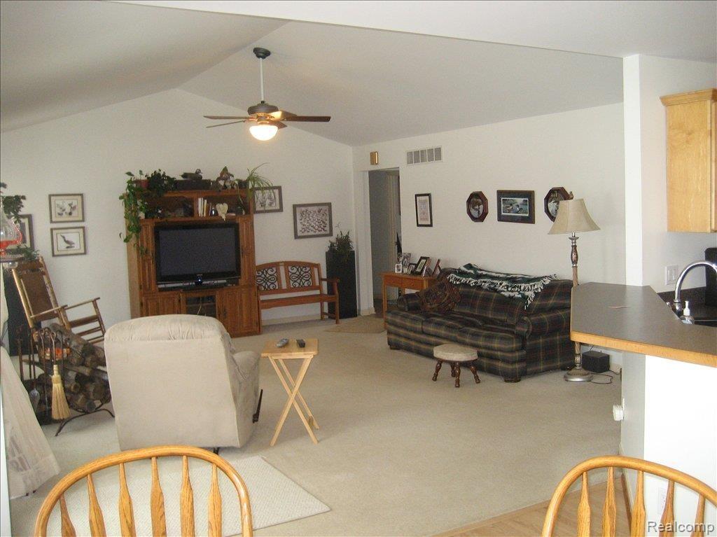 9672 West Allen Road Fowlerville, MI 48836 - Photo 6 of 22 Gr Rm view