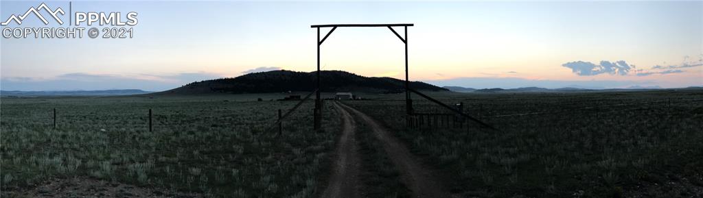 1083 Chase Gulch Road Hartsel, CO 80449 - Photo 13 of 14 a view of a sky from a balcony