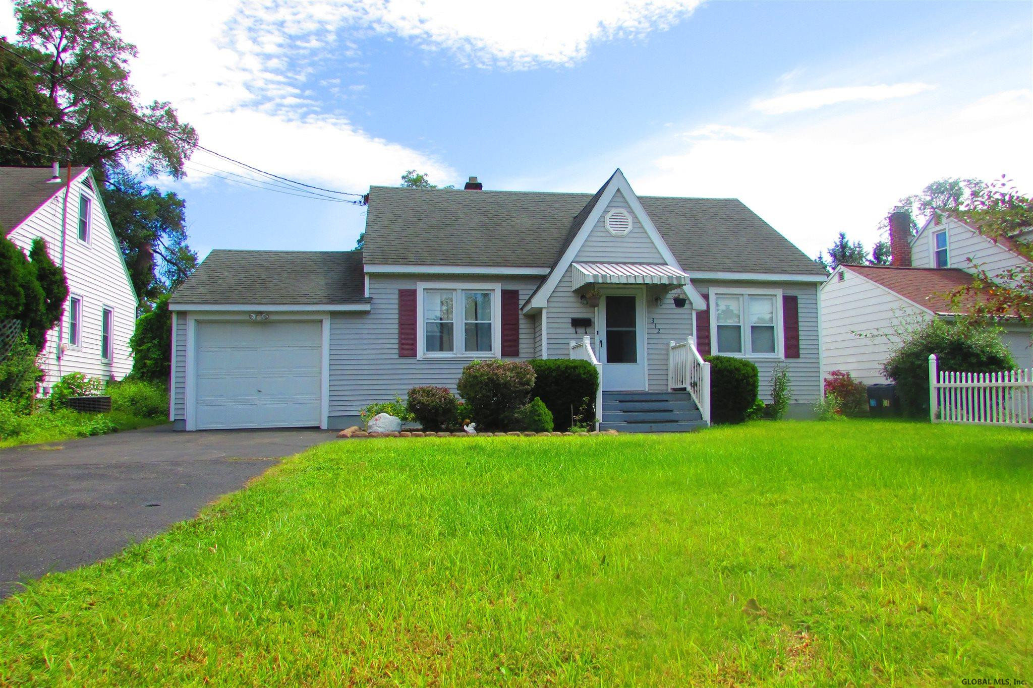 312 Kings Road Schenectady, NY 12304 - Photo 1 of 39 Photo 1