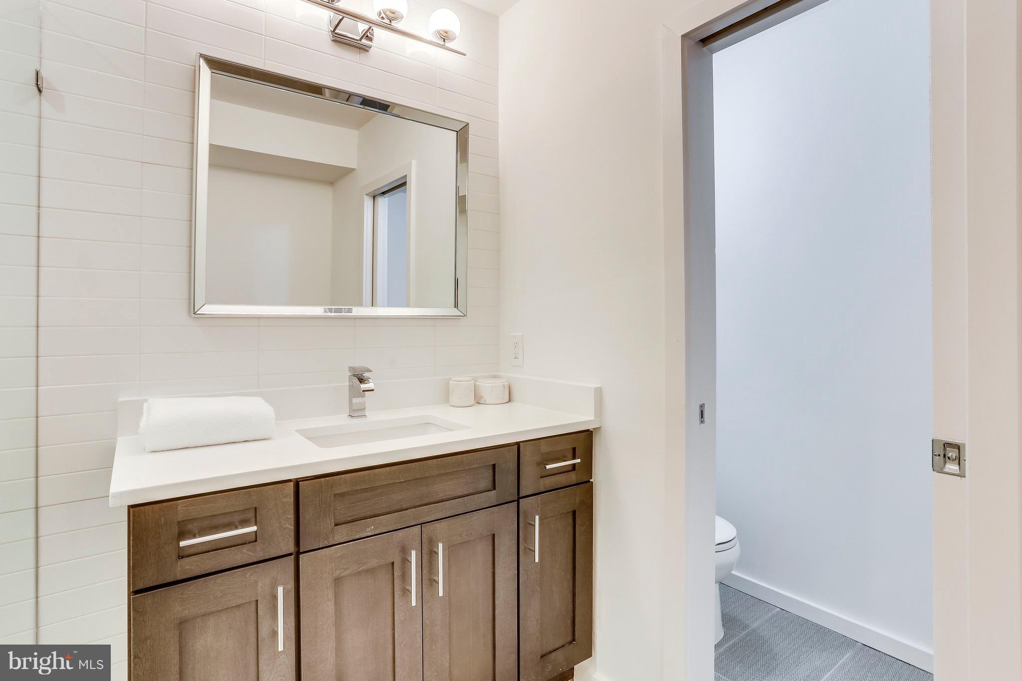 53 R Street Northeast, Unit 1 Washington, DC 20002 - Photo 18 of 26 Bath (Master)