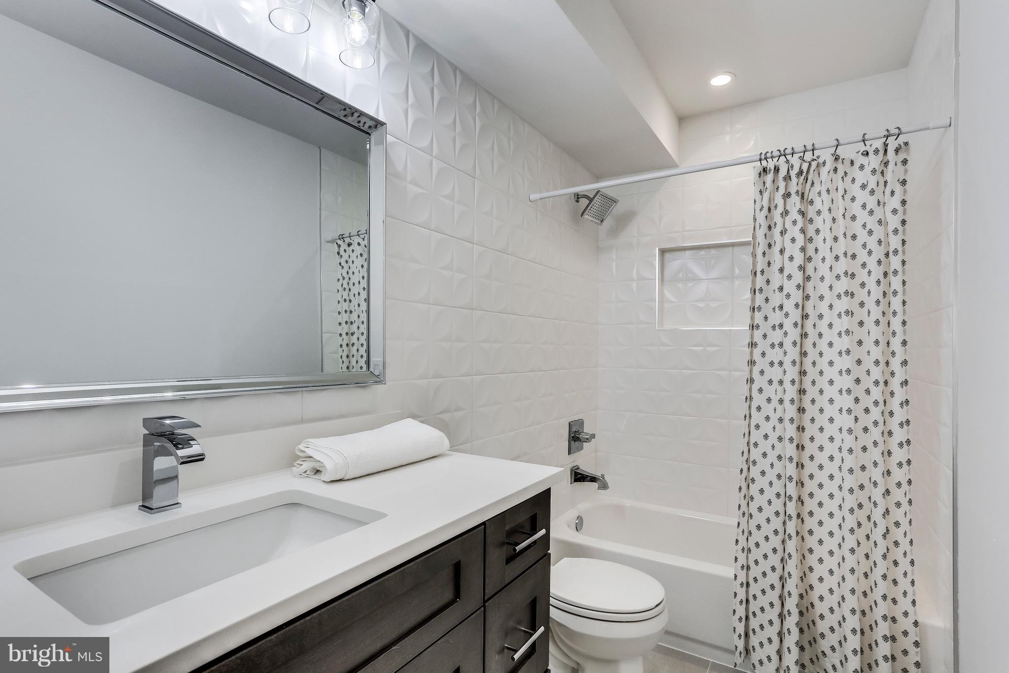 53 R Street Northeast, Unit 1 Washington, DC 20002 - Photo 20 of 26 Bath (Master)