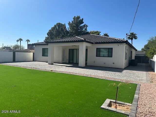 6729 North 13th Street Phoenix, AZ 85014 - Photo 25 of 28 a house view with a garden space