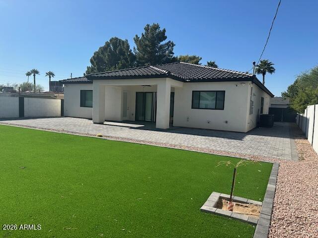 6729 North 13th Street Phoenix, AZ 85014 - Photo 27 of 28 a house view with a garden space