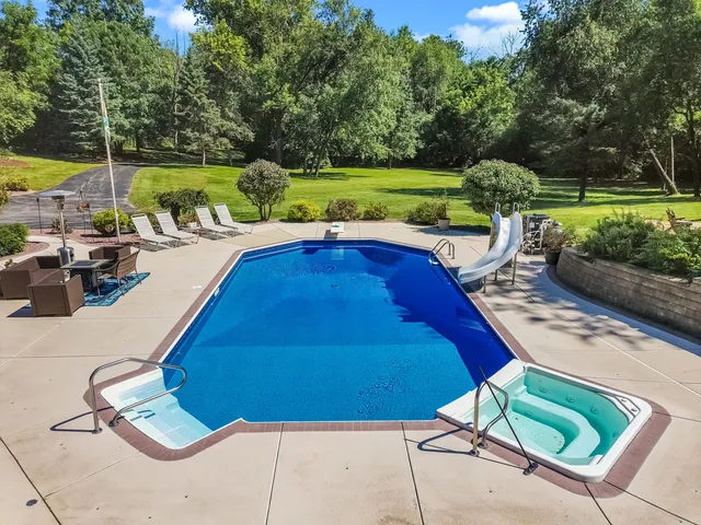 $1,395,000 | W2172 Country Club Lane, East Troy, WI 53120