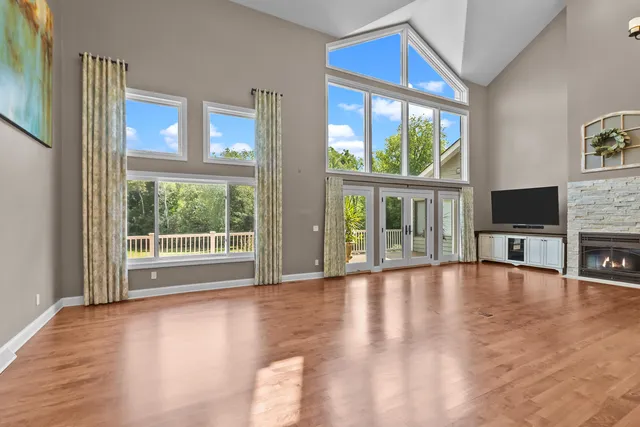 $1,395,000 | W2172 Country Club Lane, East Troy, WI 53120