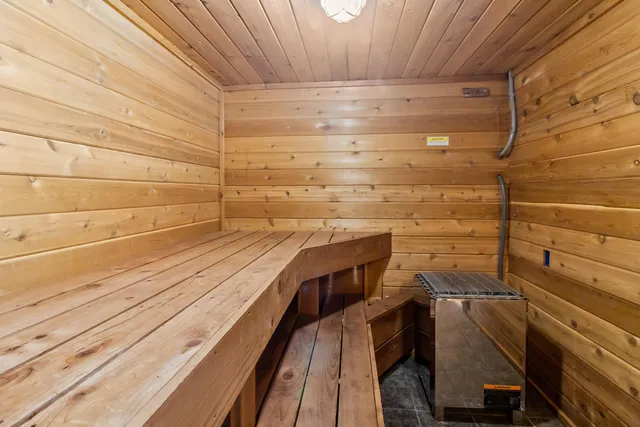 $1,395,000 | W2172 Country Club Lane, East Troy, WI 53120