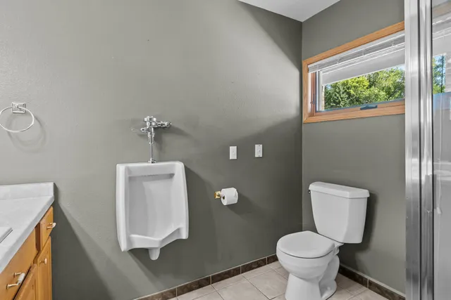 $1,395,000 | W2172 Country Club Lane, East Troy, WI 53120