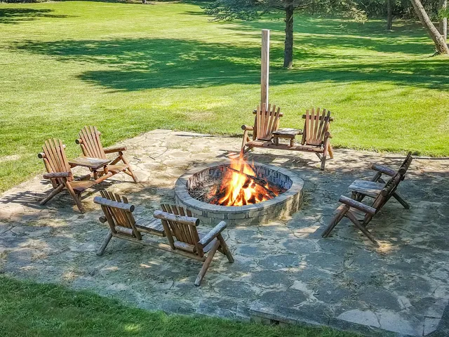 $1,395,000 | W2172 Country Club Lane, East Troy, WI 53120