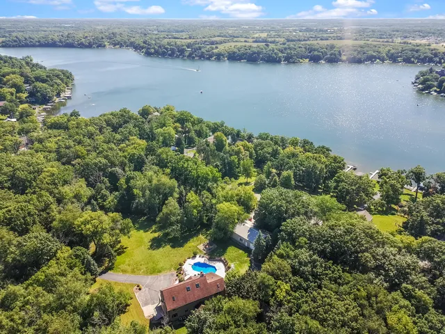 $1,395,000 | W2172 Country Club Lane, East Troy, WI 53120
