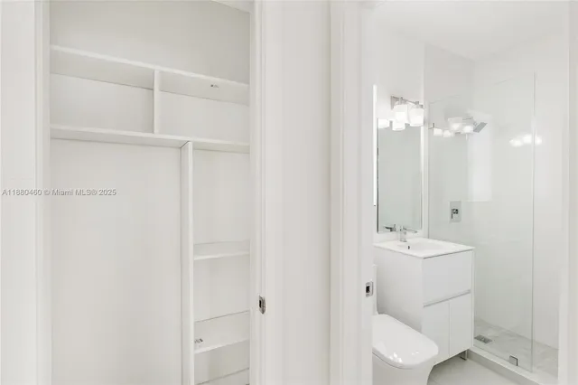 $1,950 | 6930 Rue Versailles Drive, Unit 24, Miami Beach, FL 33141