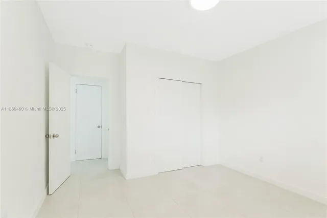 $1,950 | 6930 Rue Versailles Drive, Unit 24, Miami Beach, FL 33141