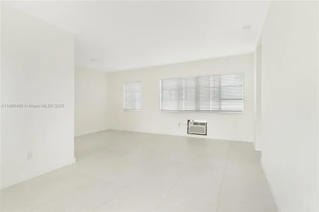 $1,950 | 6930 Rue Versailles Drive, Unit 24, Miami Beach, FL 33141