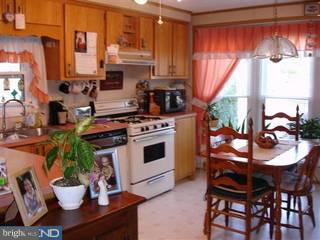 42 Burns Road North Brunswick, NJ 08902 - Photo 3 of 6 Gallery Image 3