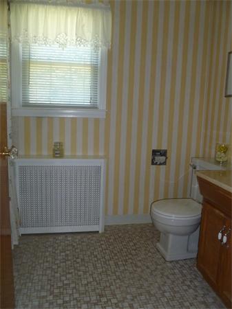 20 Siani Road Leicester, MA 01542 - Photo 16 of 23 a bathroom with a toilet and a sink