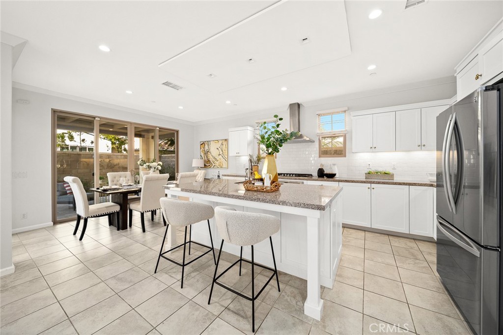116 Gulfstream Irvine, CA 92620 - Photo 11 of 26 Dining Area