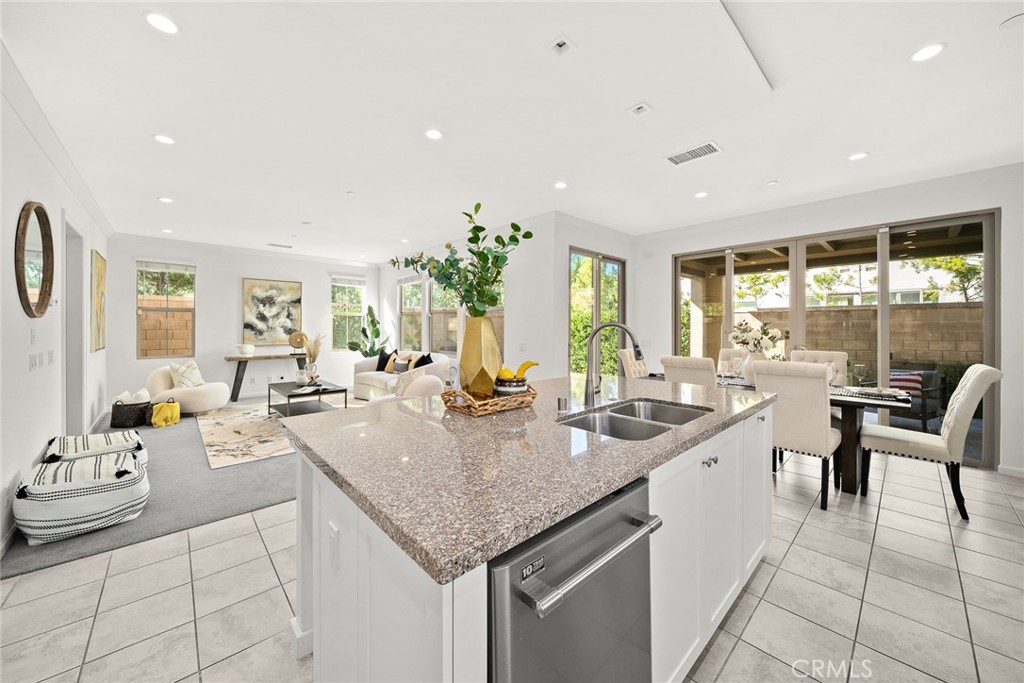 116 Gulfstream Irvine, CA 92620 - Photo 9 of 26 Kitchen