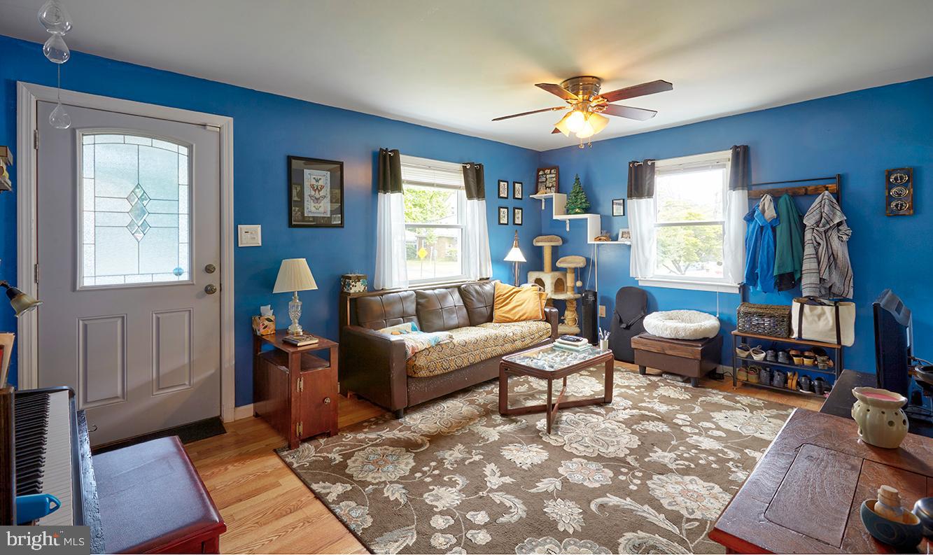 405 Warwick Road Lawnside, NJ 08045 - Photo 4 of 25