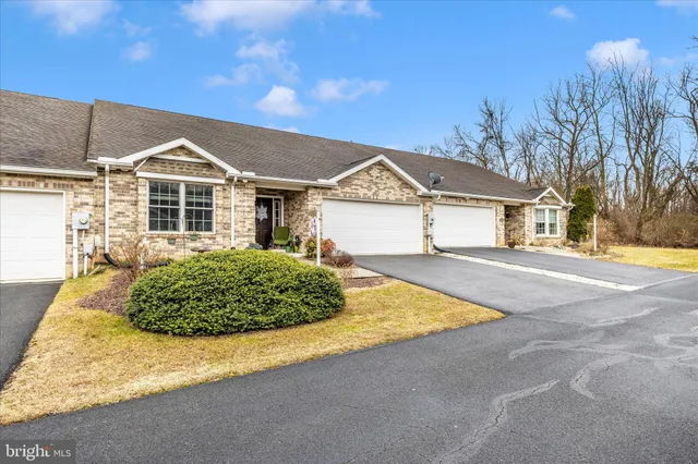 $275,000 | 608 Brookview Drive, Greencastle, PA 17225