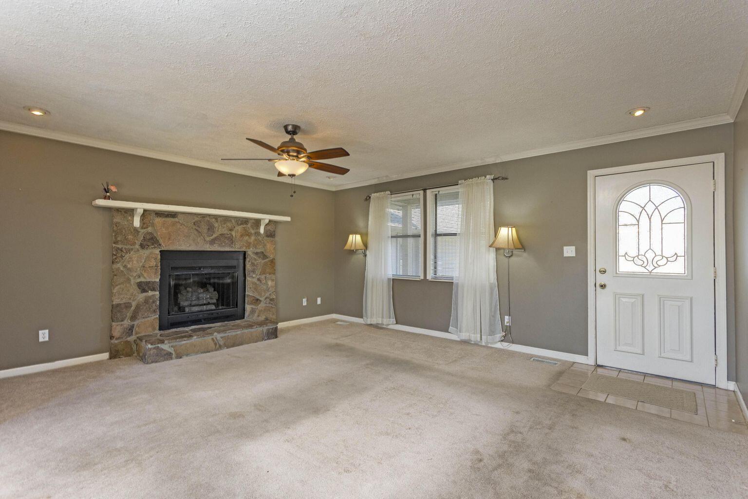 385 Troy Drive Dayton, TN 37321 - Photo 2 of 34 Living Room