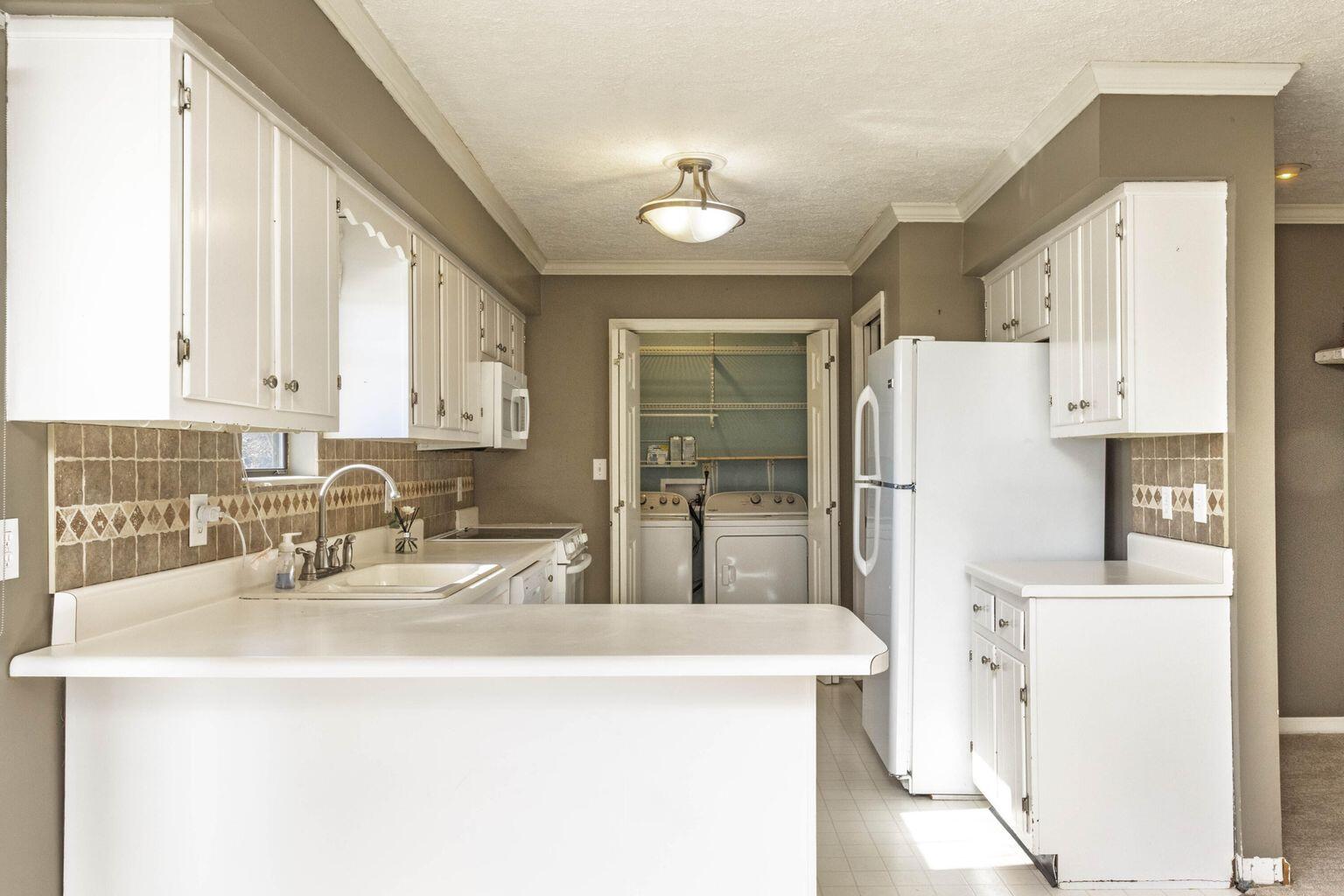 385 Troy Drive Dayton, TN 37321 - Photo 6 of 34 Kitchen
