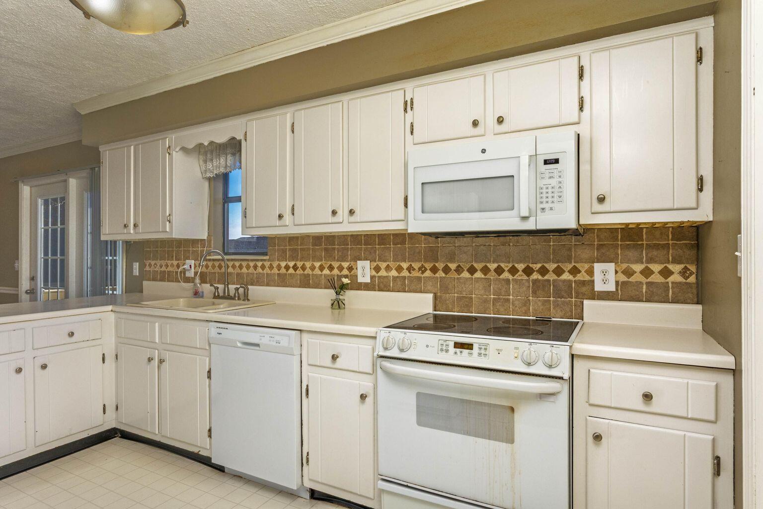 385 Troy Drive Dayton, TN 37321 - Photo 7 of 34 Kitchen