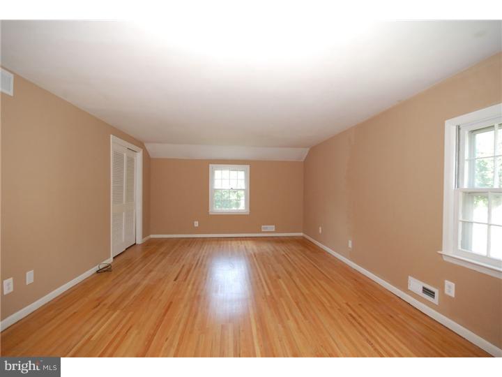 155 Pearl Croft Road Cherry Hill, NJ 08034 - Photo 15 of 24