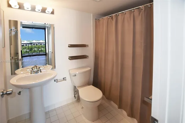 $2,600 | 540 Brickell Key Drive, Unit 826, Miami, FL 33131