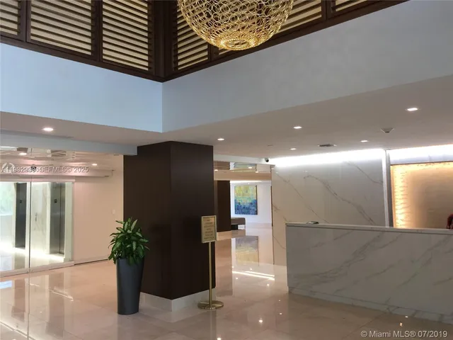 $2,600 | 540 Brickell Key Drive, Unit 826, Miami, FL 33131