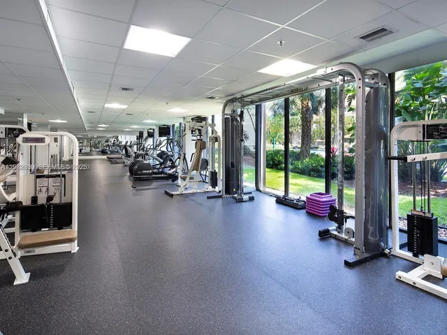 $2,600 | 540 Brickell Key Drive, Unit 826, Miami, FL 33131