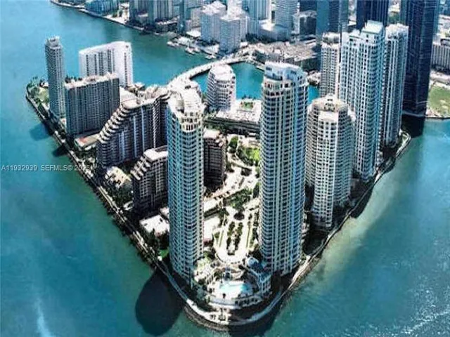 $2,600 | 540 Brickell Key Drive, Unit 826, Miami, FL 33131