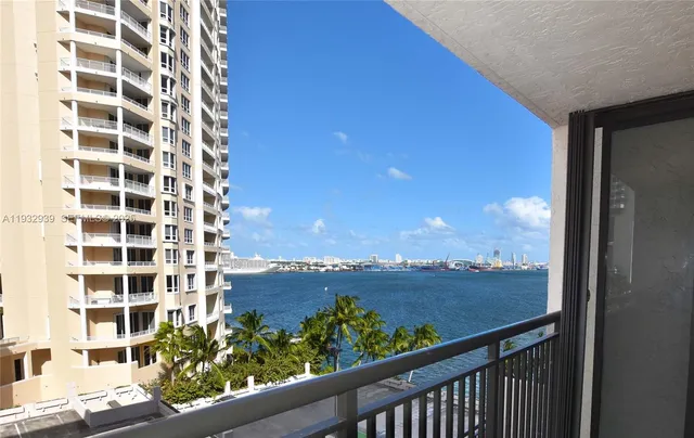 $2,600 | 540 Brickell Key Drive, Unit 826, Miami, FL 33131