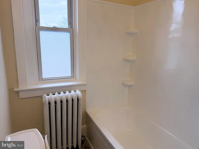 $1,950 | 1815 Horace Avenue, Unit 3, Abington, PA 19001