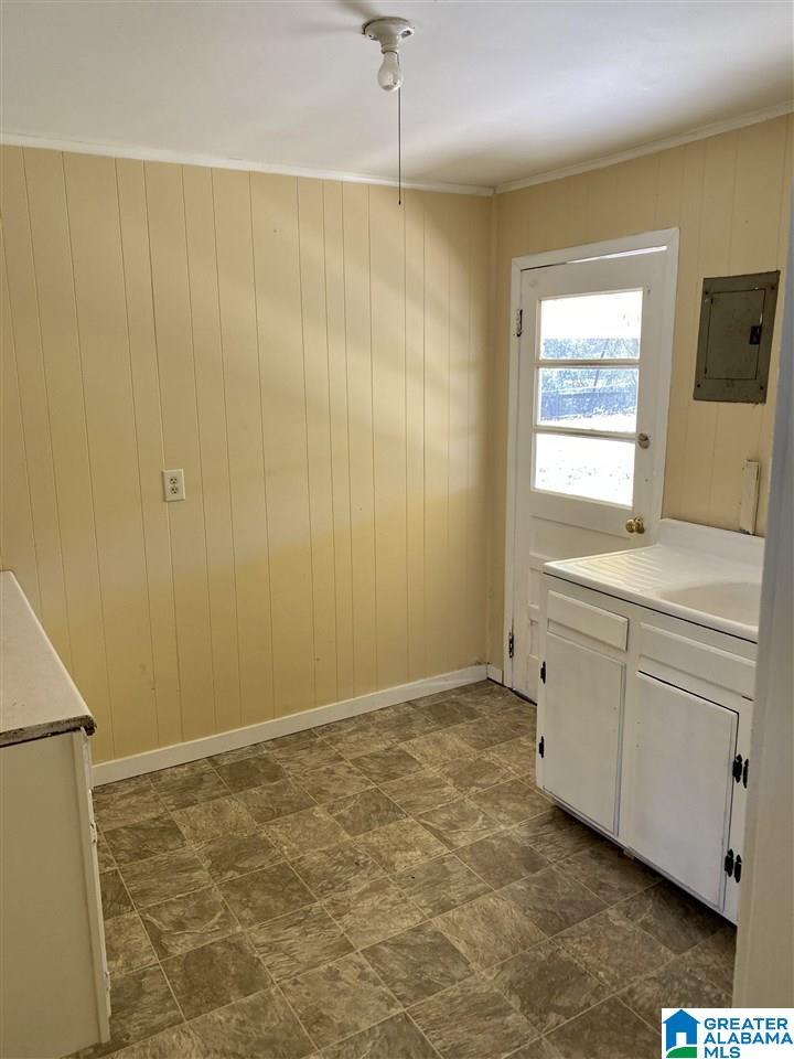 2721 Simpson Street Anniston, AL 36201 - Photo 4 of 22
