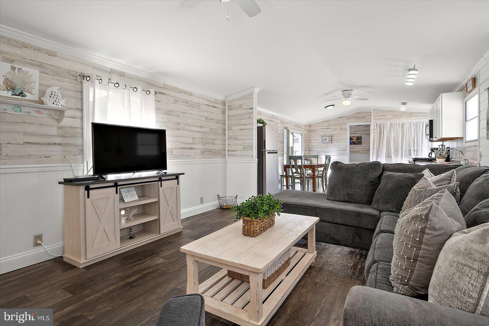 120 Pine Tree Road Ocean City, MD 21842 - Photo 12 of 50 Living Room
