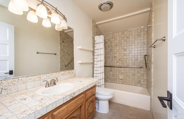 $1,699,000 | 1043 La Quinta Court, Napa, CA 94559