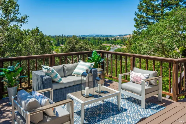 $1,699,000 | 1043 La Quinta Court, Napa, CA 94559
