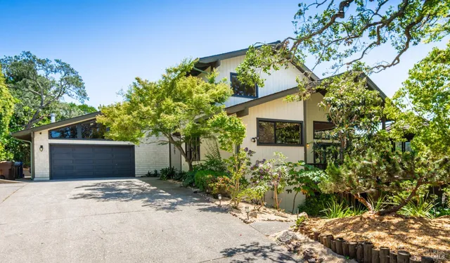 $1,699,000 | 1043 La Quinta Court, Napa, CA 94559