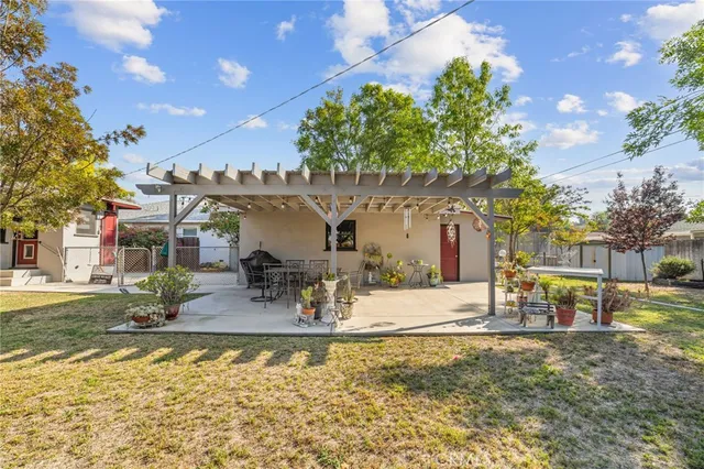 a view of a house with outdoor space