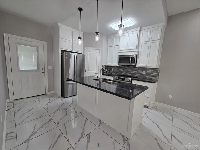 $1,200 | 1608 West B Street, Mission, TX 78572