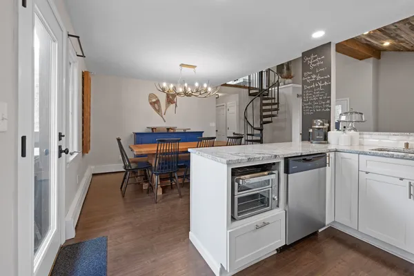 $995,000 | 24 North Branch Road, Winhall, VT 05340