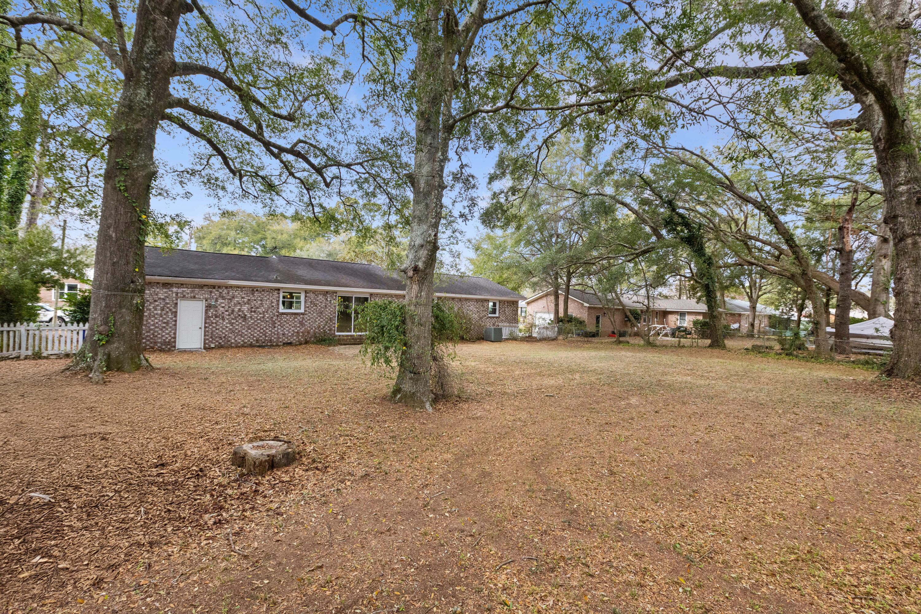 1072 Kentwood Circle Charleston, SC 29412 - Photo 30 of 42 1072KentwoodCir-CasaVerdeMediaLLC34