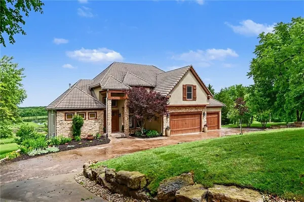 $1,150,000 | 18890 252nd Street, Paola, KS 66071