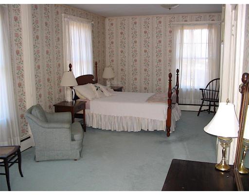 40 Brown Street Marblehead, MA 01945 - Photo 8 of 13 Gallery Image 8