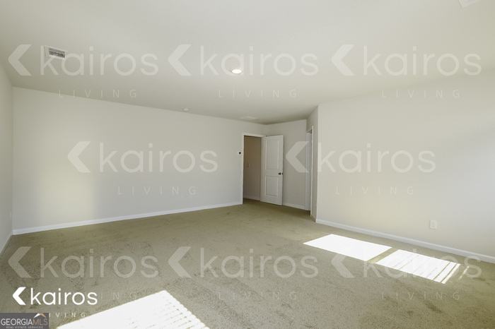 7008 Pinehurst Way North Macon, GA 31216 - Photo 7 of 16 a view of an empty room