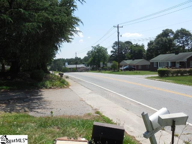 212 Crestfield Road Greenville, SC 29605 - Photo 5 of 14 Gallery Image 5