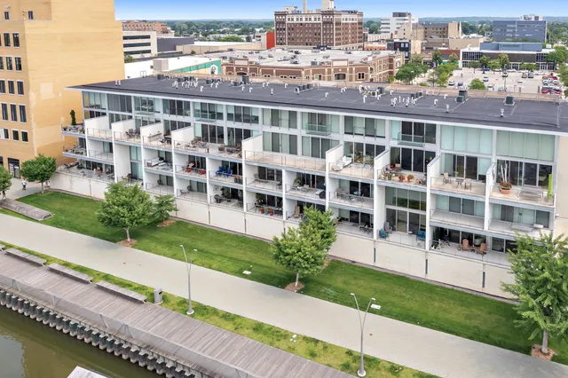 $254,900 | 101 Cherry Street, Unit 204, Green Bay, WI 54301