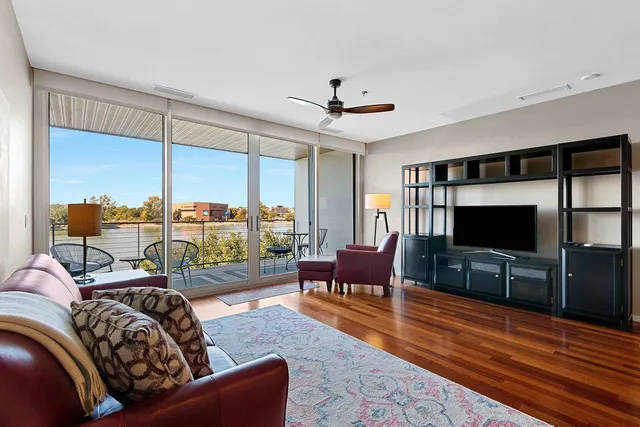 $254,900 | 101 Cherry Street, Unit 204, Green Bay, WI 54301