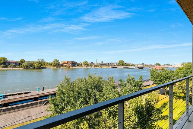 $254,900 | 101 Cherry Street, Unit 204, Green Bay, WI 54301